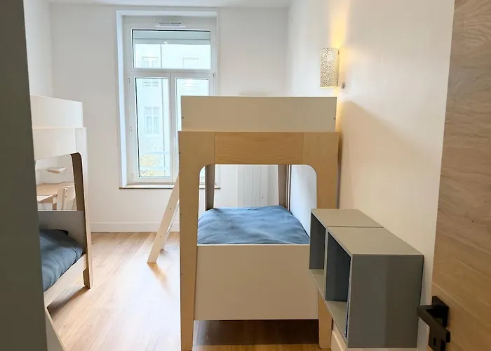 Le Cap 101, Au Pied De La Digue De